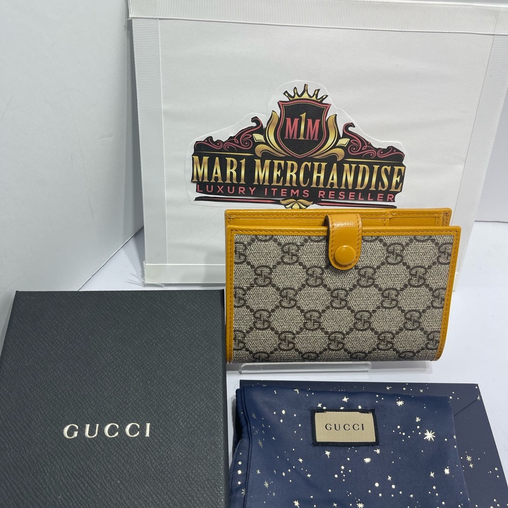 Gucci Yellow and Gold Wallet Luxurious Design